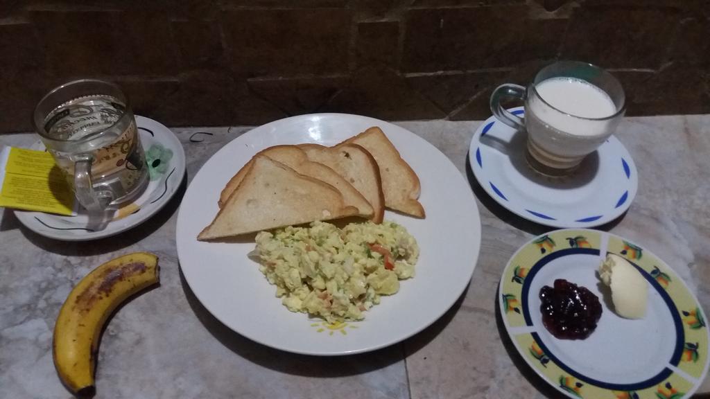 Hospedaje Dannita B&B Jipijapa Ngoại thất bức ảnh
